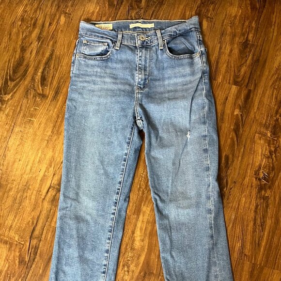 Levi's Denim - Levi 724 high rise straight crop Size 26